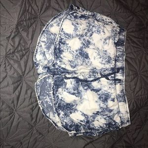 Stone wash- tie dye shorts